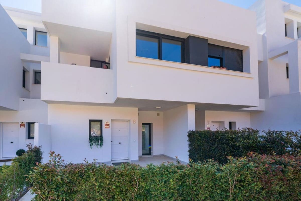 4 sypialnia Dom na sprzedaż w Manilva z basenem garażem - 799 000 € (Ref: 9694126)
