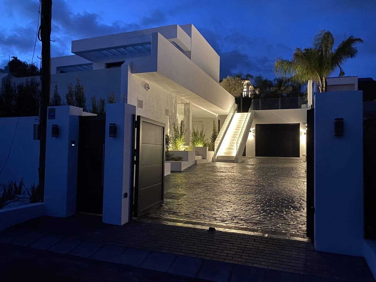5 chambre Villa/Maison à vendre à La Cala de Mijas avec piscine garage - 1 450 000 € (Ref: 9694520)