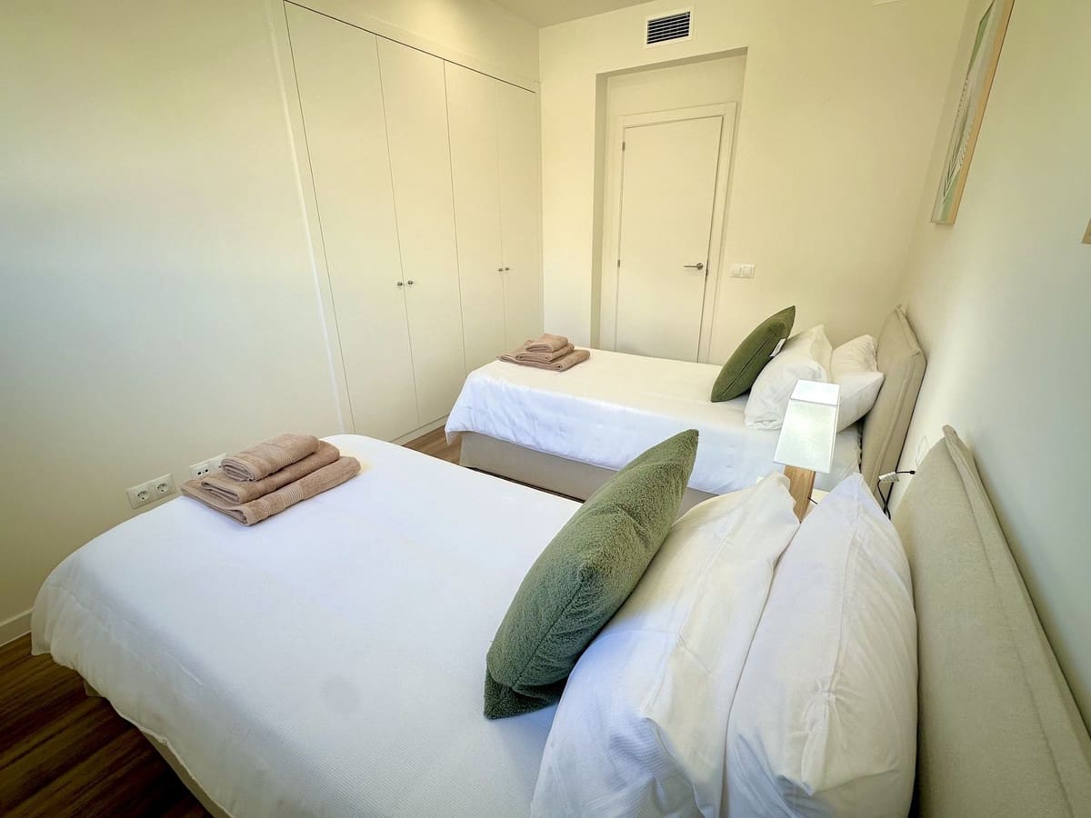 3 bedroom Apartment for holiday rental in Estepona with pool - € 1,000 (Ref: 9733439)