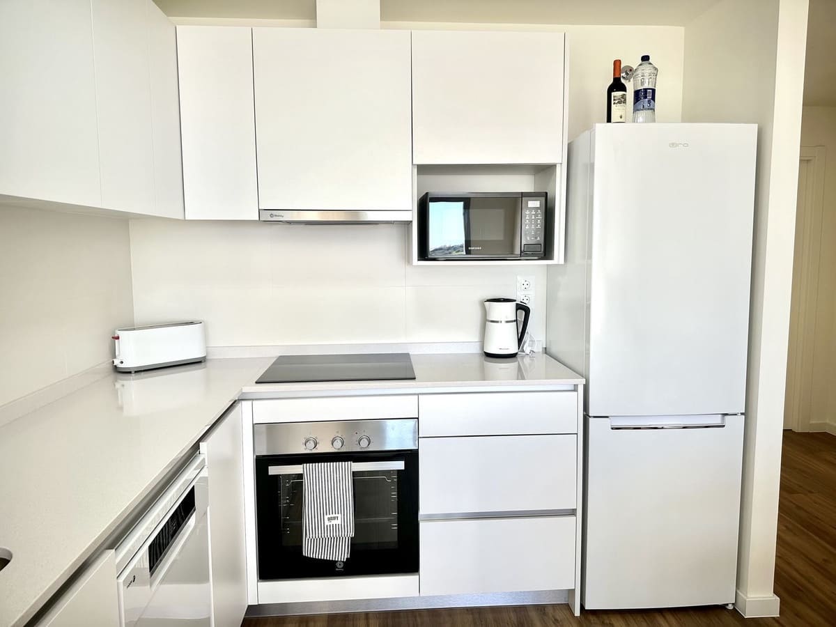 3 Zimmer Ferienapartment in Estepona mit Pool - 1.000 € (Ref: 9733439)