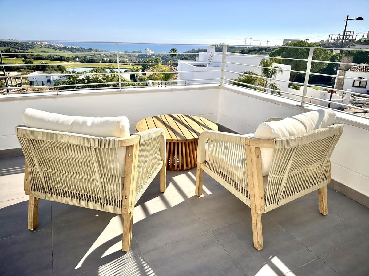 3 Zimmer Ferienapartment in Estepona mit Pool - 1.000 € (Ref: 9733439)