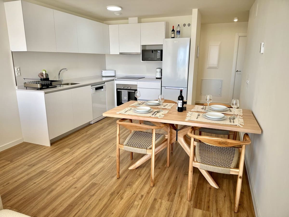 3 Zimmer Ferienapartment in Estepona mit Pool - 1.000 € (Ref: 9733439)