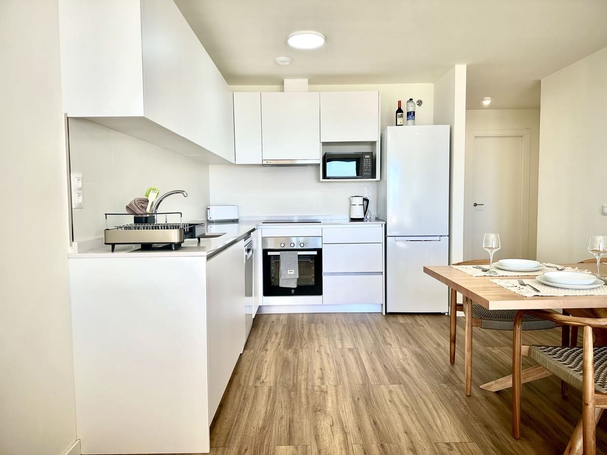 3 Zimmer Ferienapartment in Estepona mit Pool - 1.000 € (Ref: 9733439)