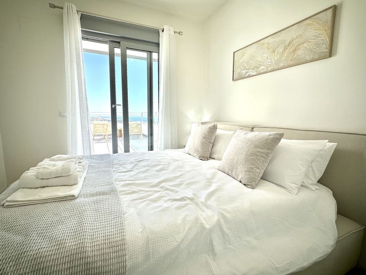 3 Zimmer Ferienapartment in Estepona mit Pool - 1.000 € (Ref: 9733439)