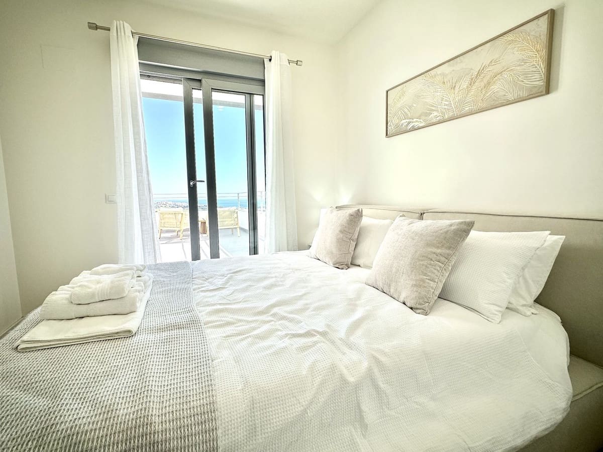 3 Zimmer Ferienapartment in Estepona mit Pool - 1.000 € (Ref: 9733439)