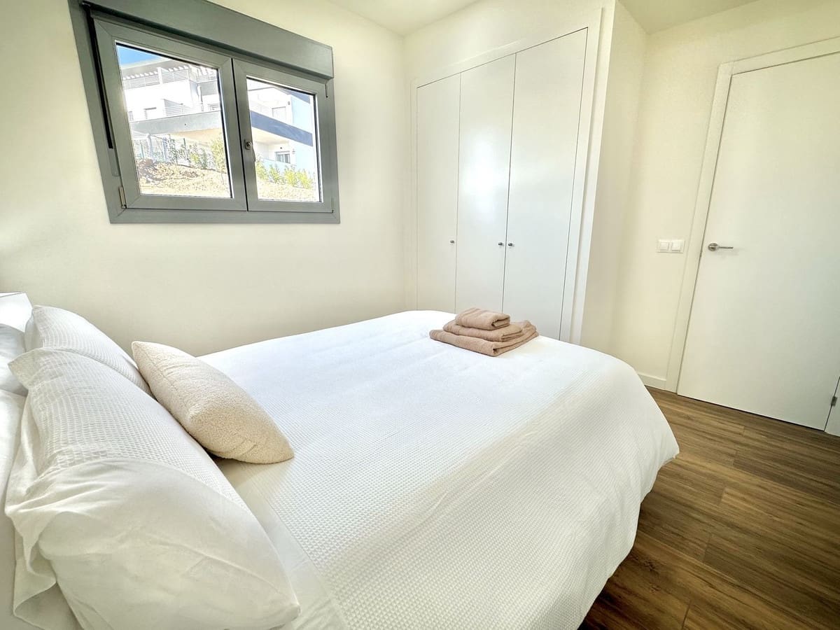 3 Zimmer Ferienapartment in Estepona mit Pool - 1.000 € (Ref: 9733439)