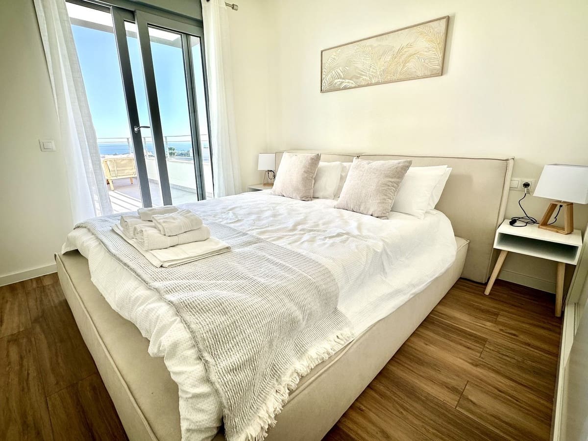 3 Zimmer Ferienapartment in Estepona mit Pool - 1.000 € (Ref: 9733439)