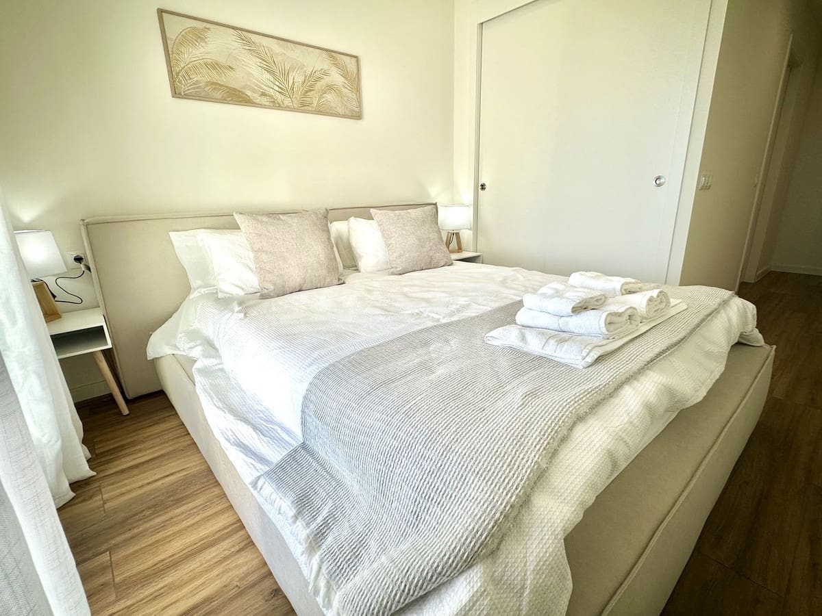 3 Zimmer Ferienapartment in Estepona mit Pool - 1.000 € (Ref: 9733439)