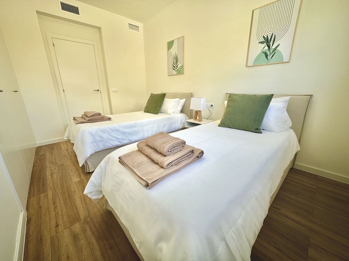 3 Zimmer Ferienapartment in Estepona mit Pool - 1.000 € (Ref: 9733439)