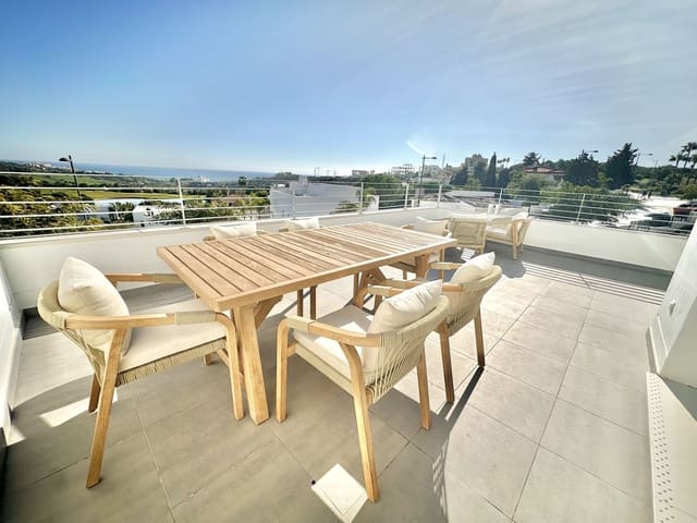 3 quarto Apartamento para arrendamento para férias em Estepona com piscina - 1 000 € (Ref: 9733439)