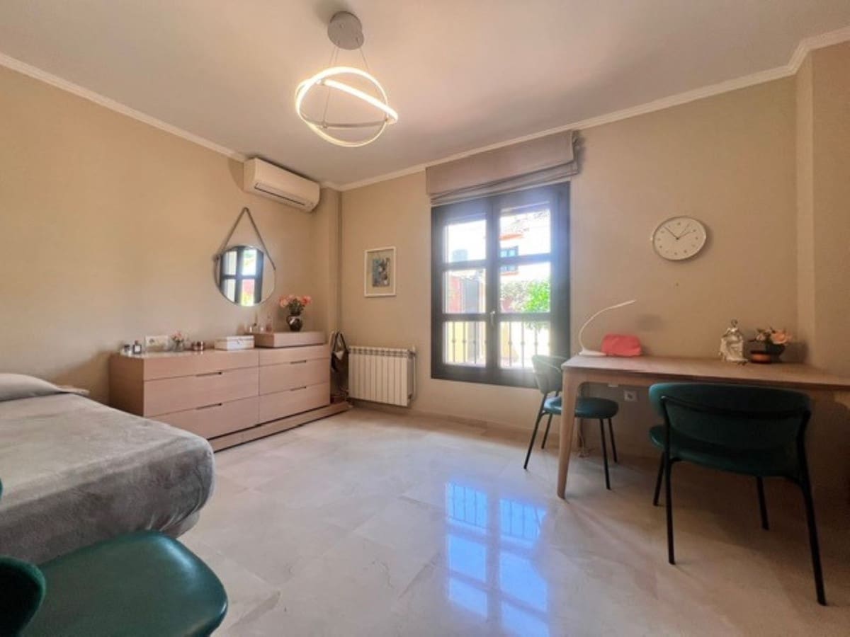 5 bedroom Villa for sale in Guadalmina with pool garage - € 1,580,000 (Ref: 9769891)