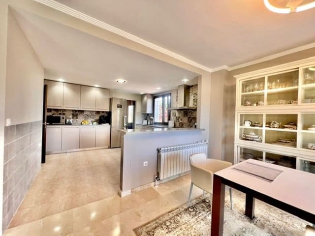 Chalet de 5 habitaciones en Guadalmina Alta, Marbella en venta con piscina garaje - 1.580.000 € (Ref: 9769891)