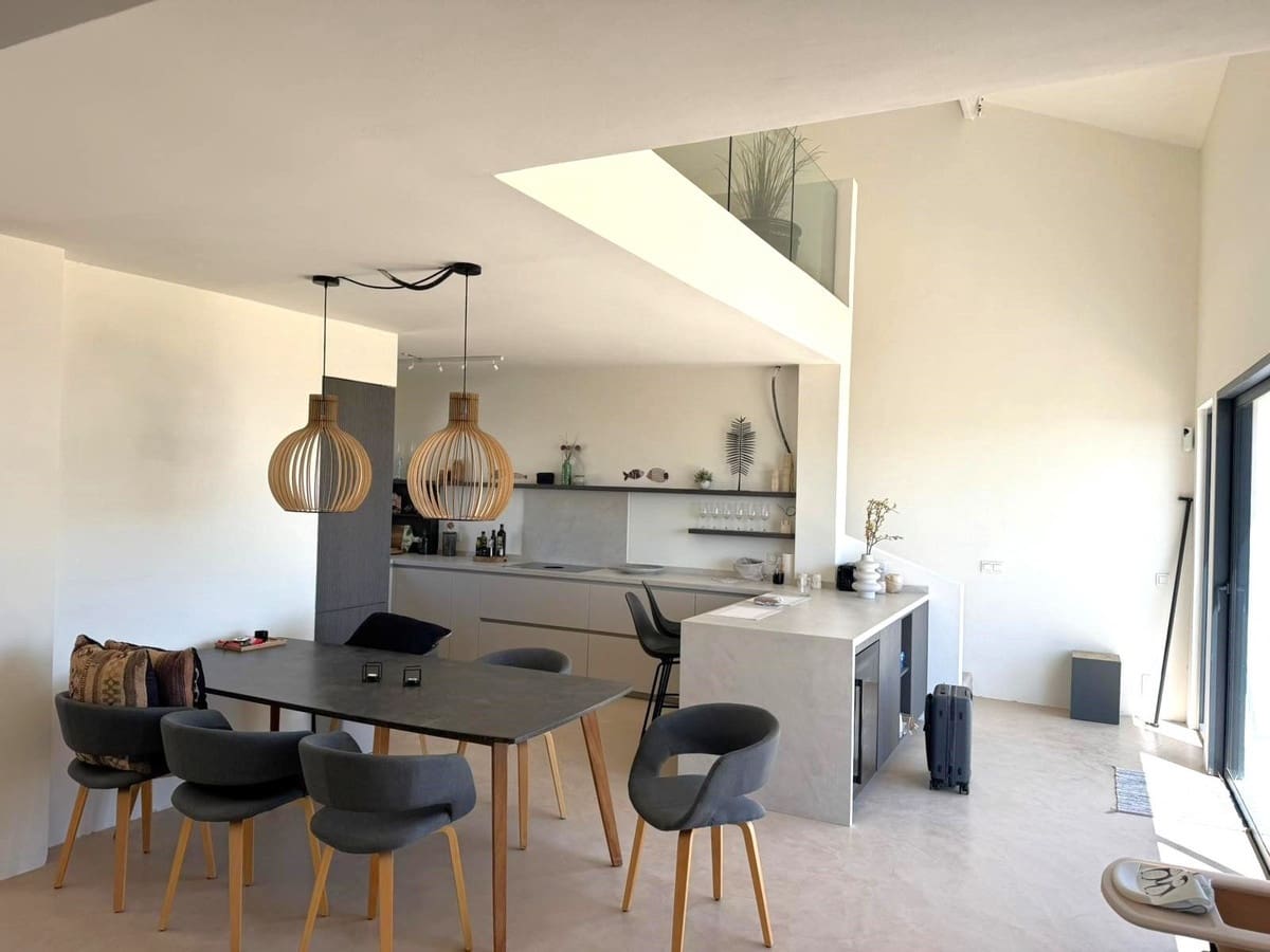 5 bedroom Villa for holiday rental in Estepona with pool - € 4,500 (Ref: 9777286)