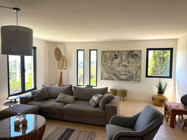 5 Zimmer Ferienvilla in Estepona mit Pool - 4.500 € (Ref: 9777286)