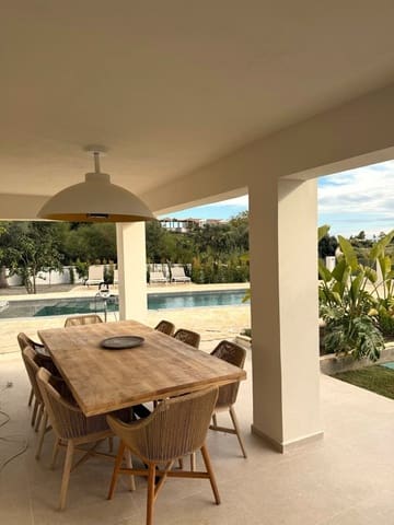 5 Zimmer Ferienvilla in Estepona mit Pool - 4.500 € (Ref: 9777286)