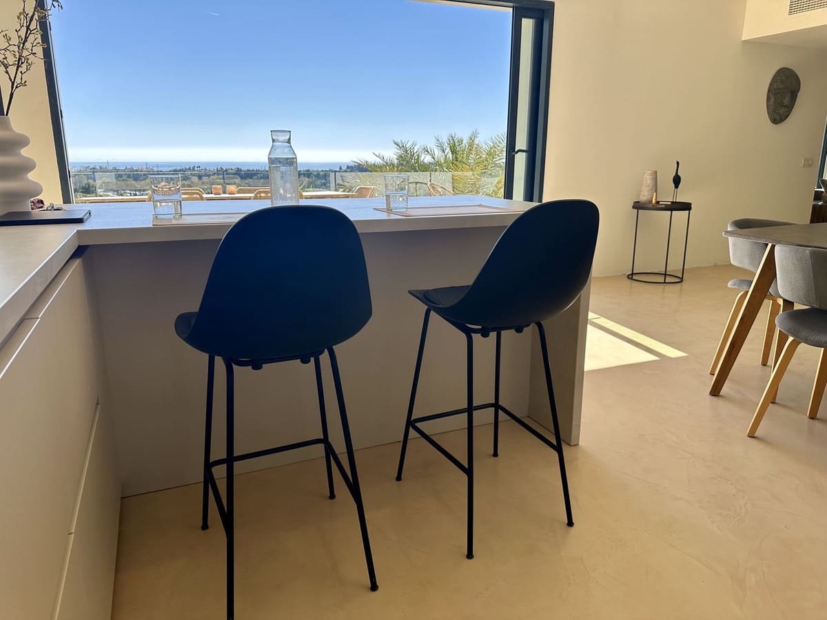 5 bedroom Villa for holiday rental in Estepona with pool - € 4,500 (Ref: 9777286)