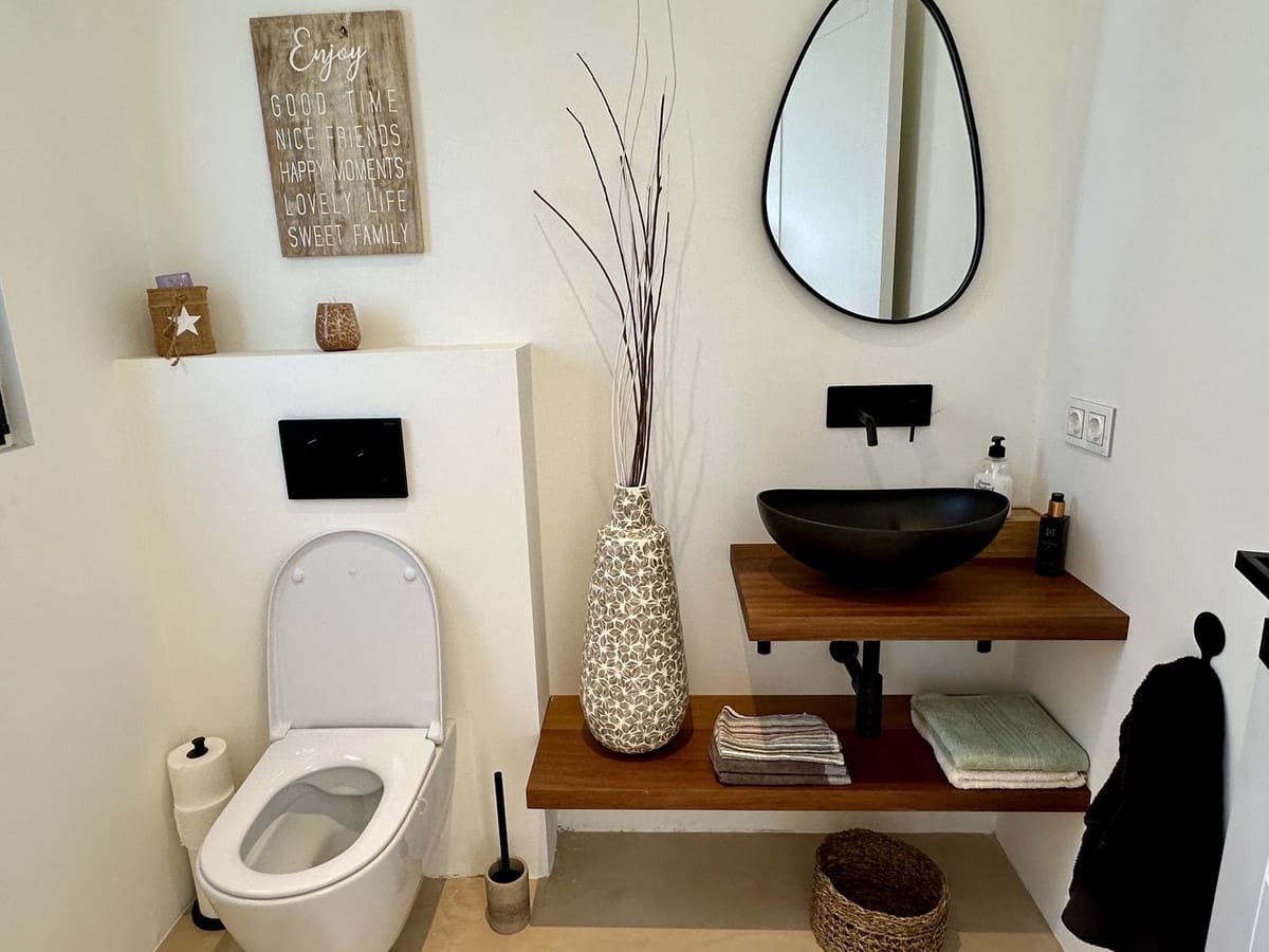 5 bedroom Villa for holiday rental in Estepona with pool - € 4,500 (Ref: 9777286)