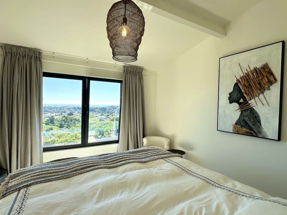 5 bedroom Villa for holiday rental in Estepona with pool - € 4,500 (Ref: 9777286)