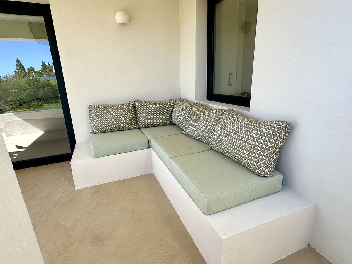 5 bedroom Villa for holiday rental in Estepona with pool - € 4,500 (Ref: 9777286)