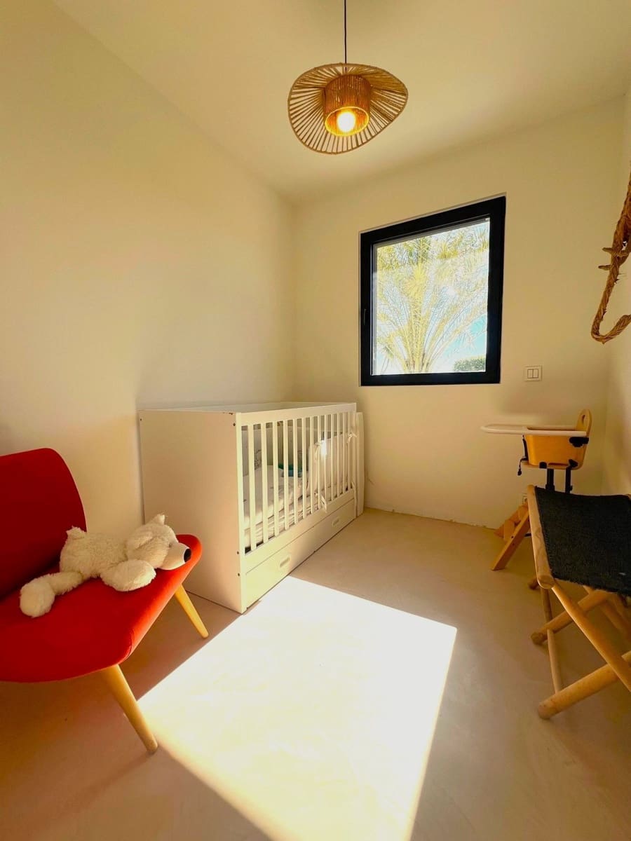 5 bedroom Villa for holiday rental in Estepona with pool - € 4,500 (Ref: 9777286)