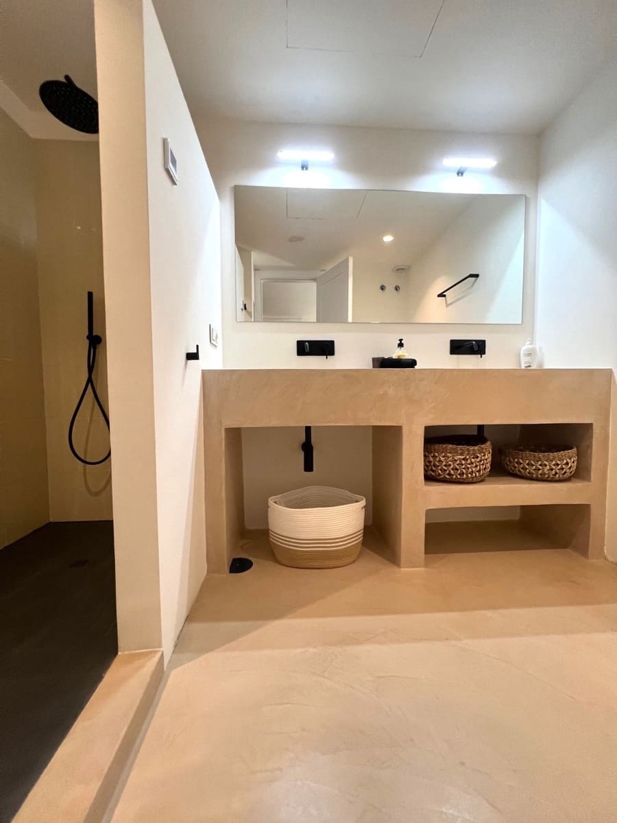 5 bedroom Villa for holiday rental in Estepona with pool - € 4,500 (Ref: 9777286)