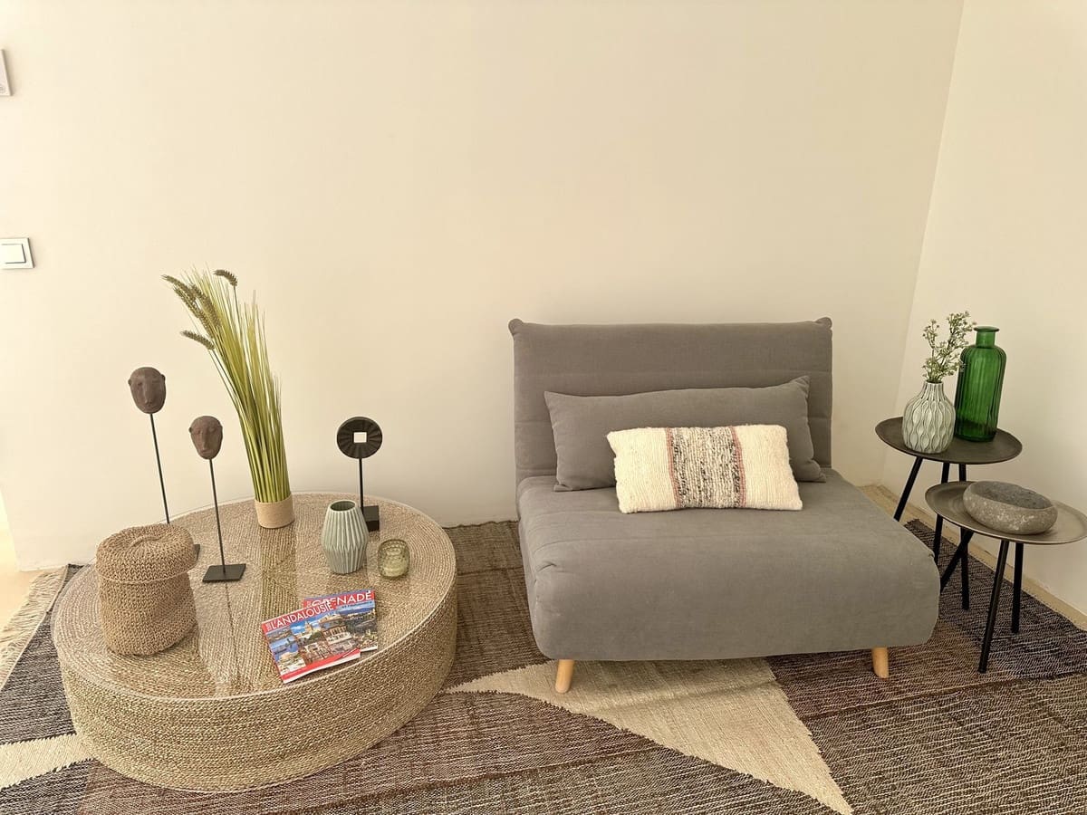 5 bedroom Villa for holiday rental in Estepona with pool - € 4,500 (Ref: 9777286)