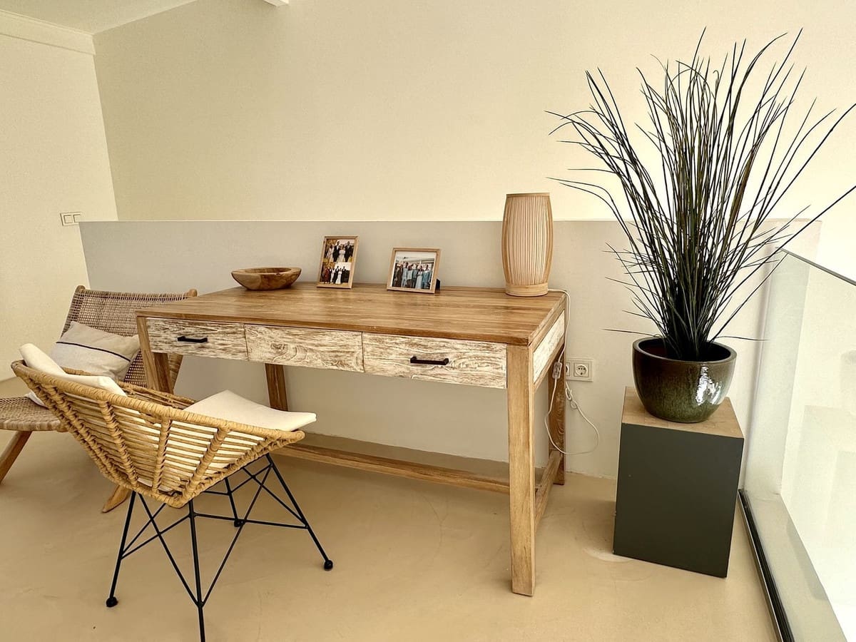 5 bedroom Villa for holiday rental in Estepona with pool - € 4,500 (Ref: 9777286)