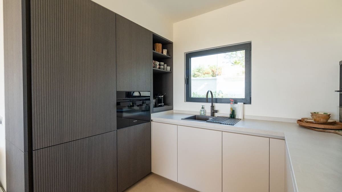 5 bedroom Villa for holiday rental in Estepona with pool - € 4,004 (Ref: 9777286)