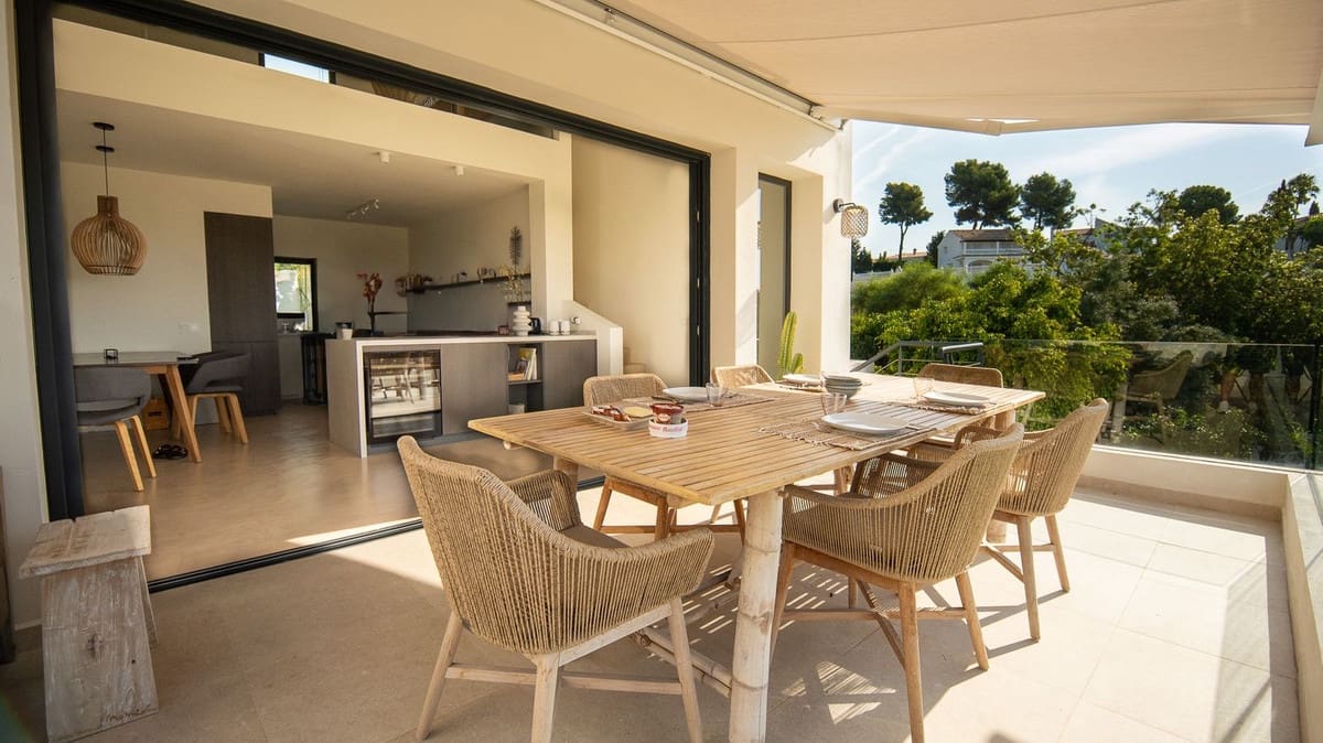 5 bedroom Villa for holiday rental in Estepona with pool - € 4,004 (Ref: 9777286)