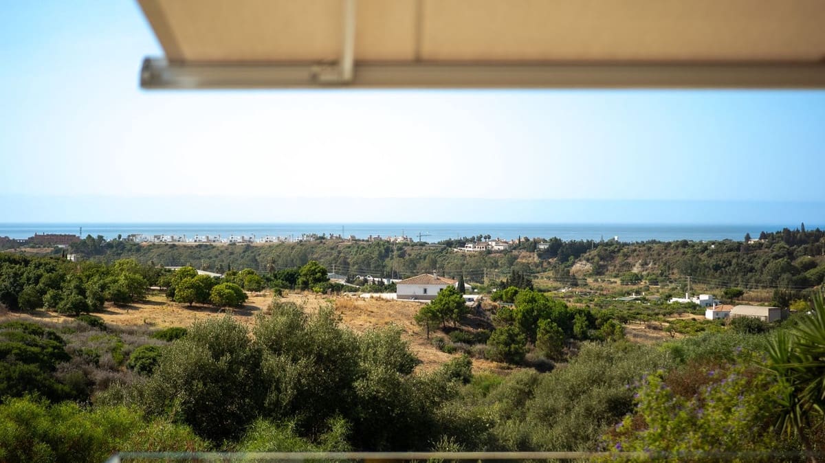 5 bedroom Villa for holiday rental in Estepona with pool - € 4,004 (Ref: 9777286)