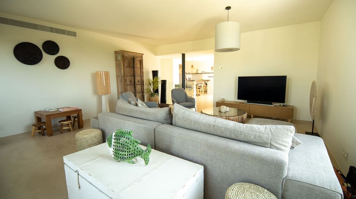 5 bedroom Villa for holiday rental in Estepona with pool - € 4,004 (Ref: 9777286)