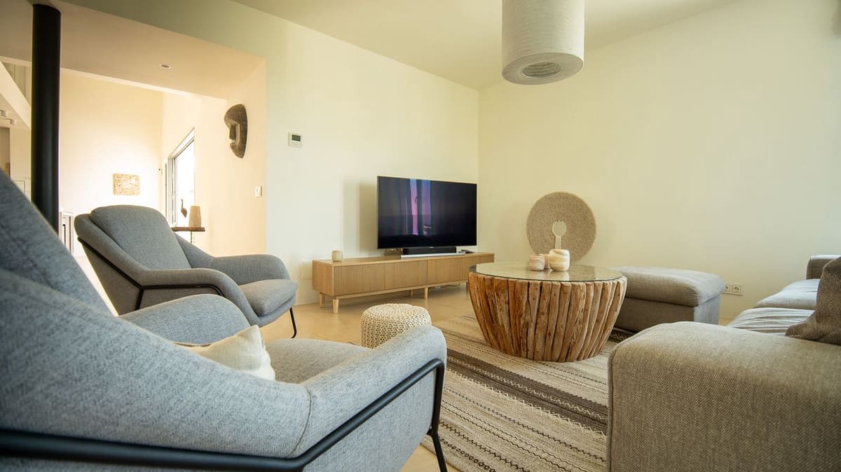 5 bedroom Villa for holiday rental in Estepona with pool - € 4,004 (Ref: 9777286)