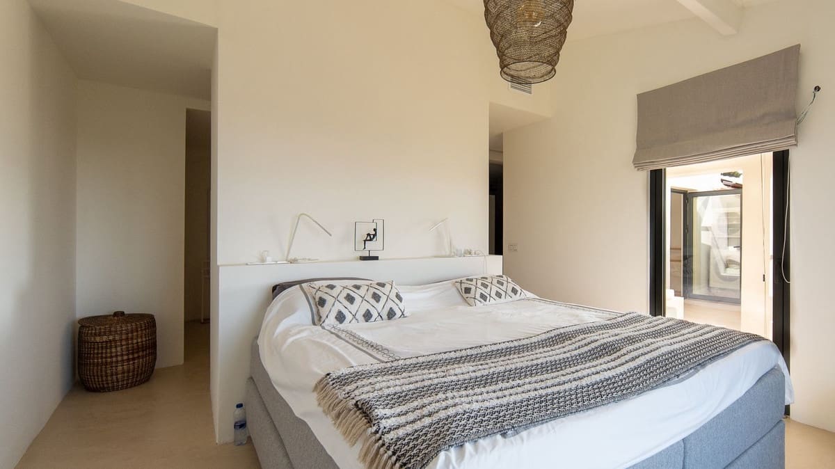 5 bedroom Villa for holiday rental in Estepona with pool - € 4,004 (Ref: 9777286)
