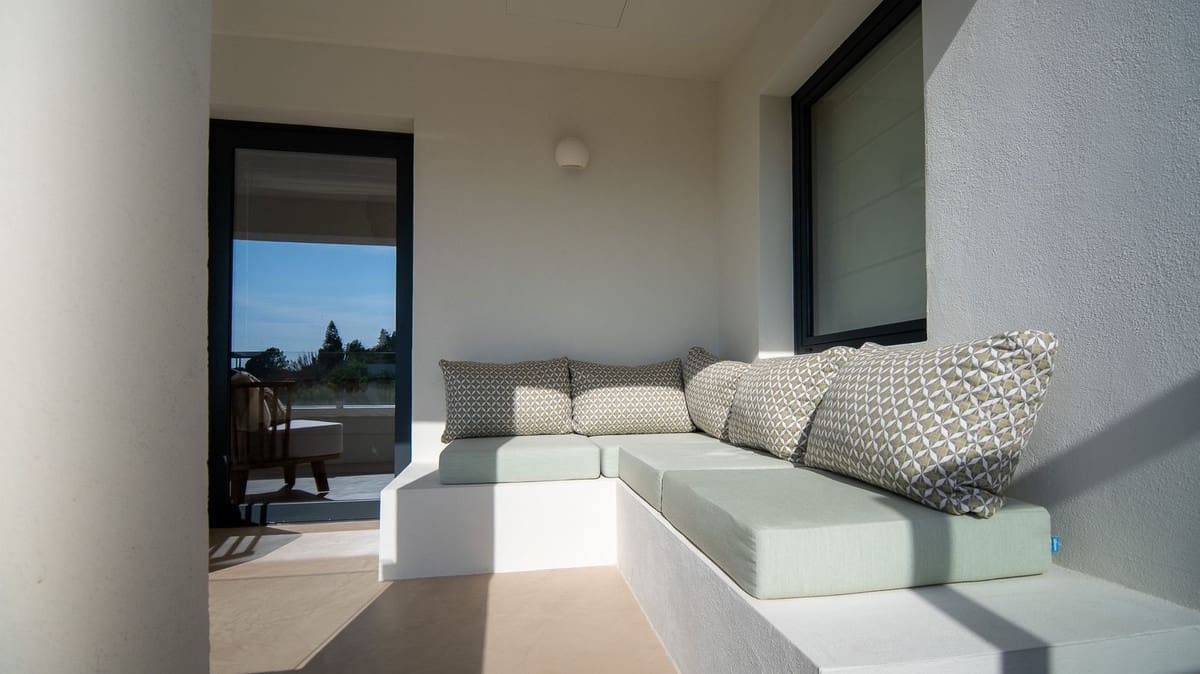 5 bedroom Villa for holiday rental in Estepona with pool - € 4,004 (Ref: 9777286)