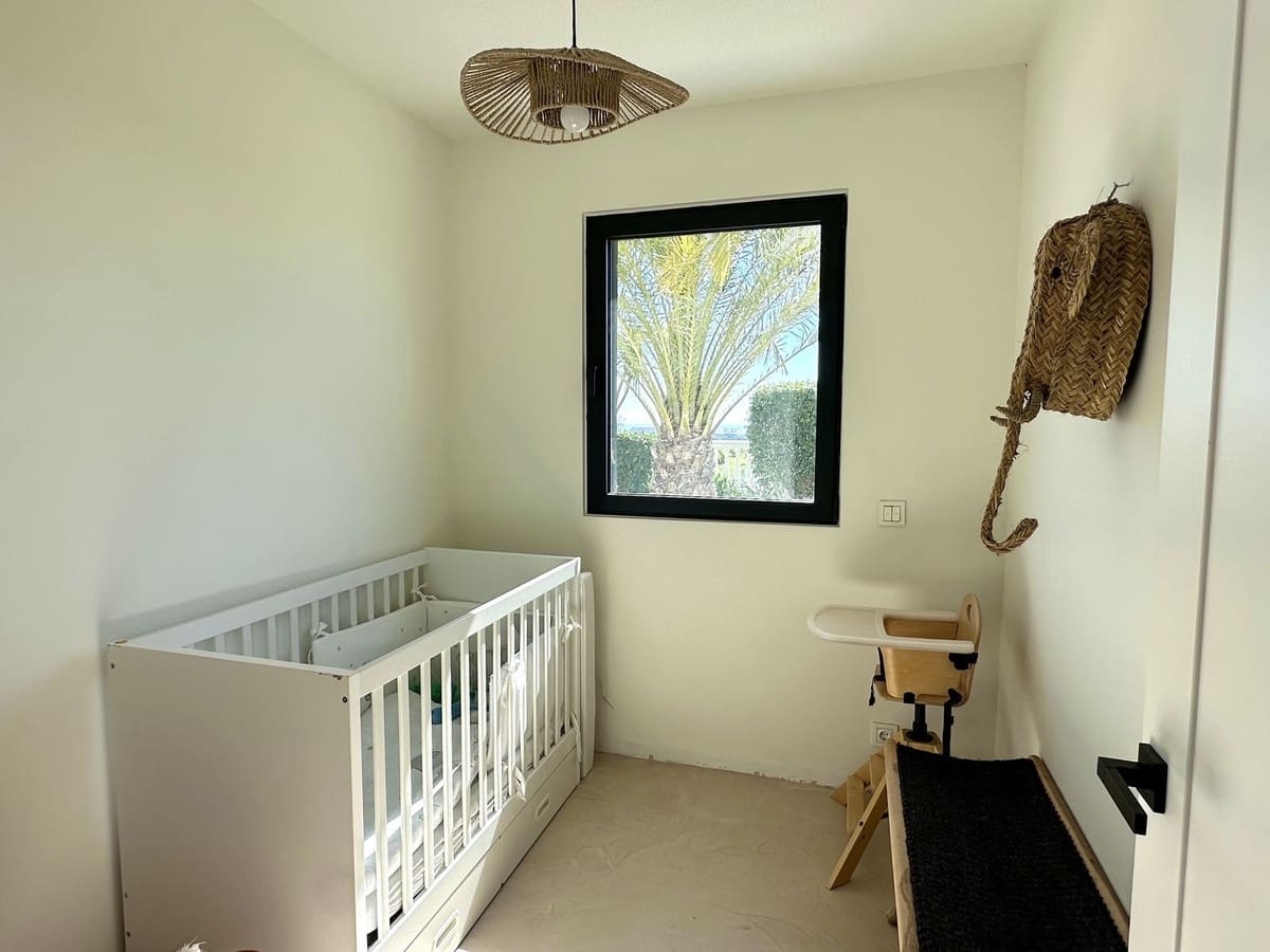 5 bedroom Villa for holiday rental in Estepona with pool - € 4,004 (Ref: 9777286)