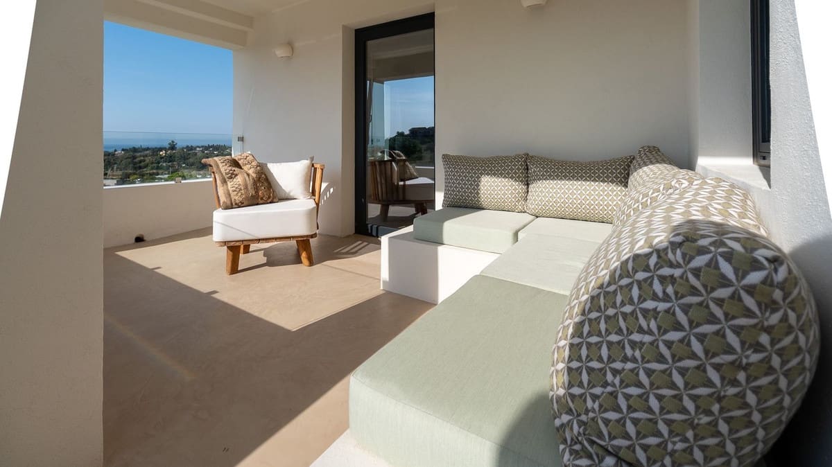 5 bedroom Villa for holiday rental in Estepona with pool - € 4,004 (Ref: 9777286)