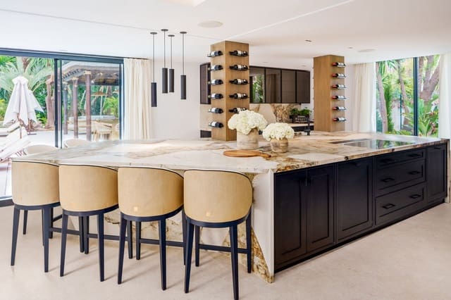5 soverom Villa til salgs i Nueva Andalucia, Marbella med svømmebasseng garasje - € 7 800 000 (Ref: 9964467)