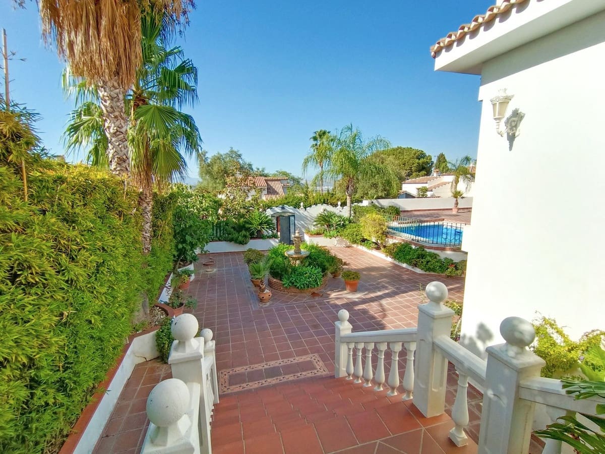 6 soveværelse Villa til salg i Alhaurin de la Torre - € 794.000 (Ref: 8664447)