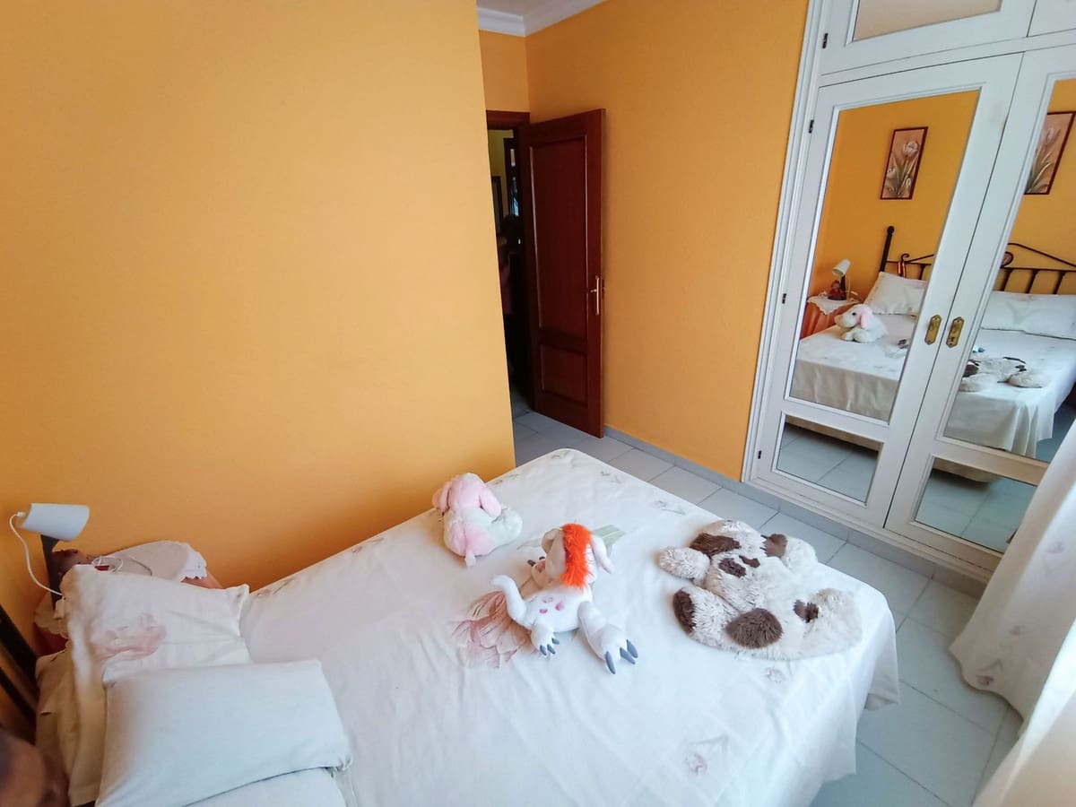 6 bedroom Villa for sale in La Cala de Mijas - € 796,000 (Ref: 8664448)