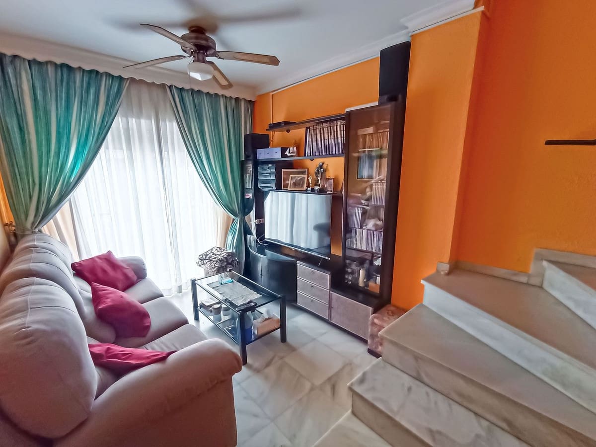 6 bedroom Villa for sale in La Cala de Mijas - € 796,000 (Ref: 8664448)