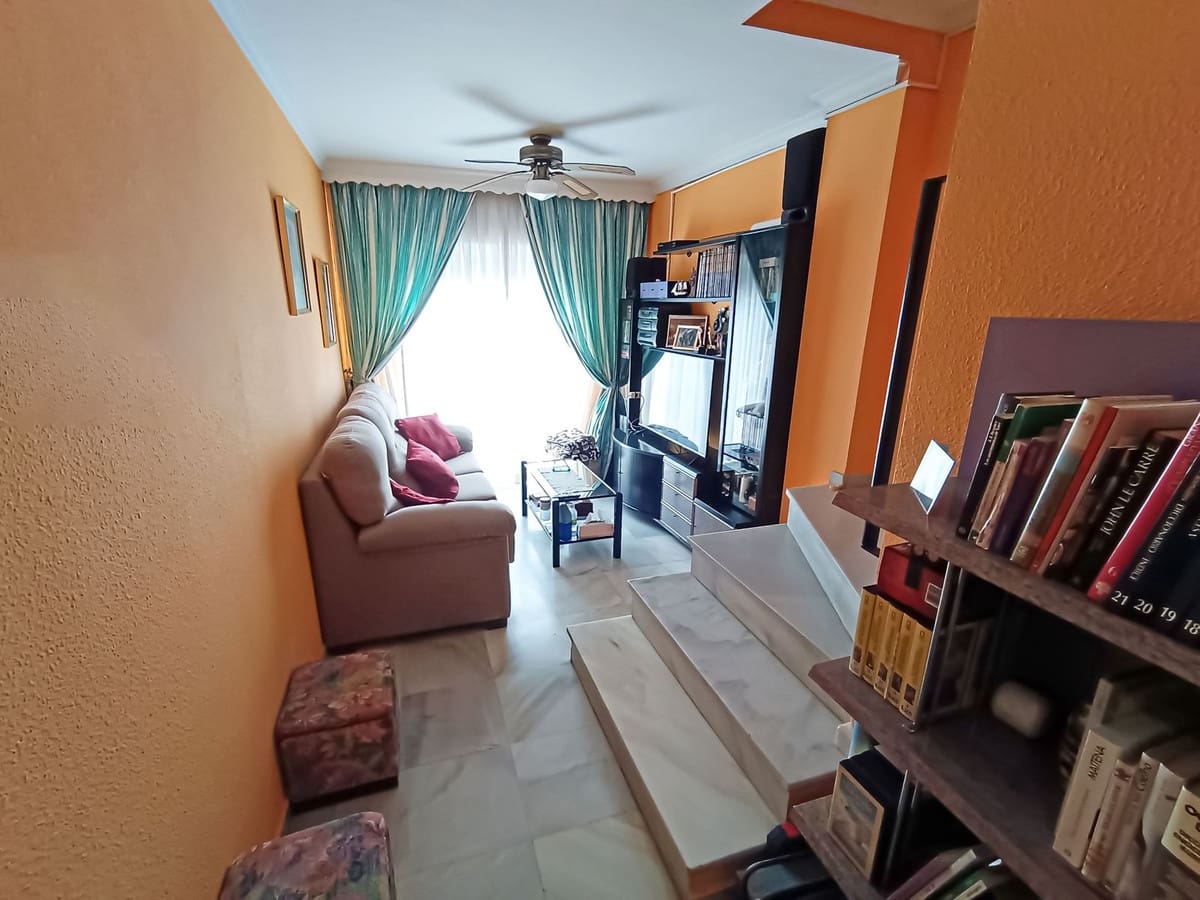 6 bedroom Villa for sale in La Cala de Mijas - € 796,000 (Ref: 8664448)