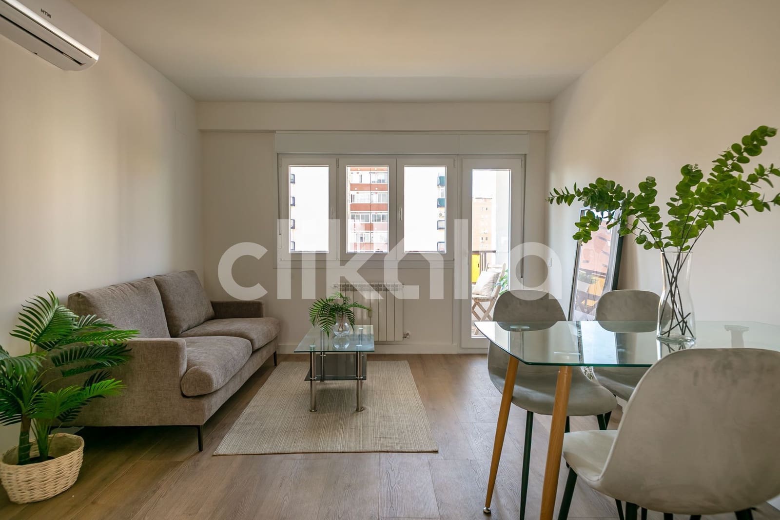 3 soveværelse Lejlighed til salg i Madrid by - € 540.000 (Ref: 8930765)