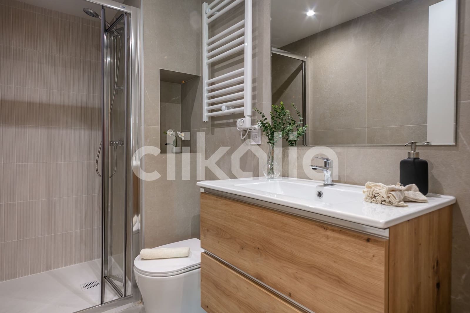 3 soveværelse Lejlighed til salg i Madrid by - € 540.000 (Ref: 8930765)