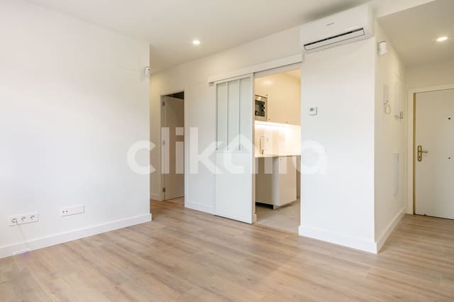 3 slaapkamer Flat te koop in Ventas, Madrid stad - € 340.000 (Ref: 9003823)