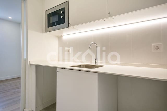 3 slaapkamer Flat te koop in Ventas, Madrid stad - € 340.000 (Ref: 9003823)