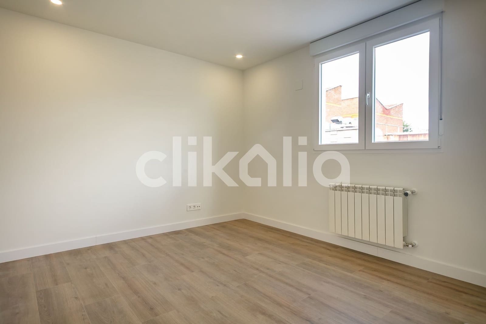 3 soveværelse Lejlighed til salg i Madrid by - € 340.000 (Ref: 9003823)