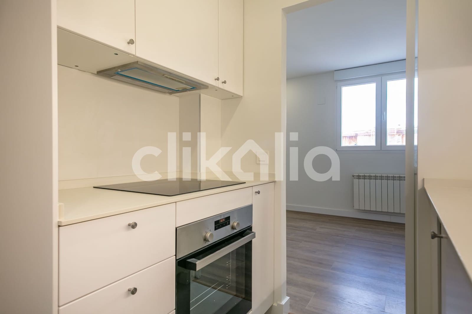 3 soveværelse Lejlighed til salg i Madrid by - € 340.000 (Ref: 9003823)