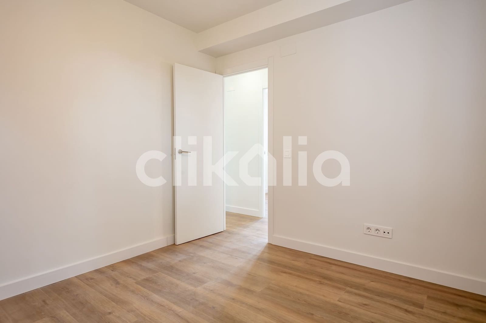 3 soveværelse Lejlighed til salg i Madrid by - € 340.000 (Ref: 9003823)