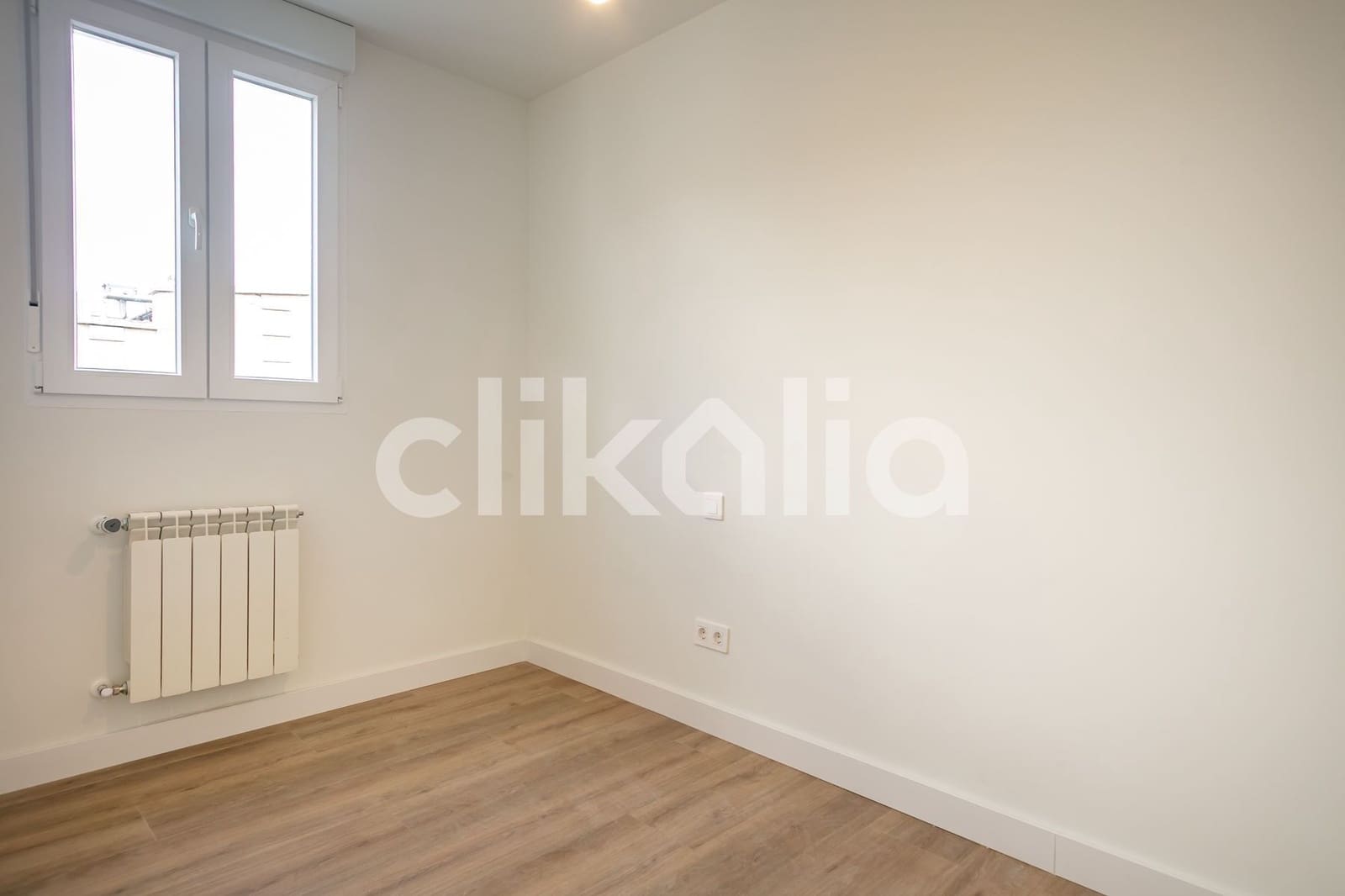 3 soveværelse Lejlighed til salg i Madrid by - € 340.000 (Ref: 9003823)