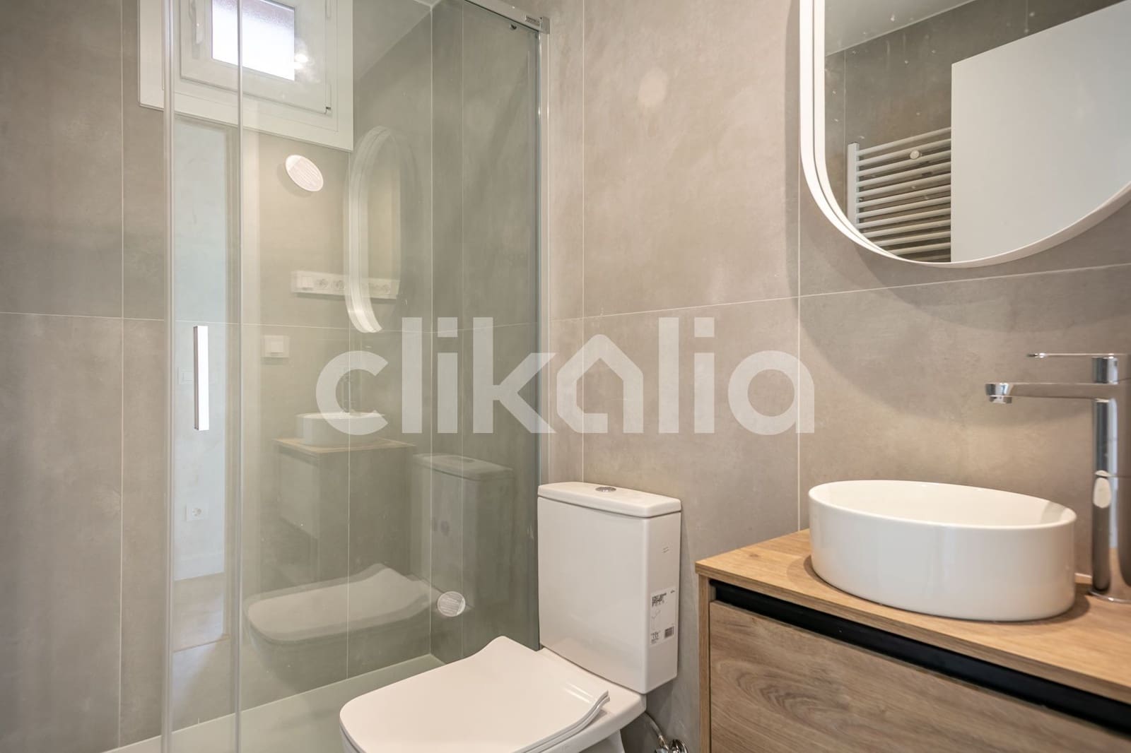 3 soveværelse Lejlighed til salg i Madrid by - € 340.000 (Ref: 9003823)